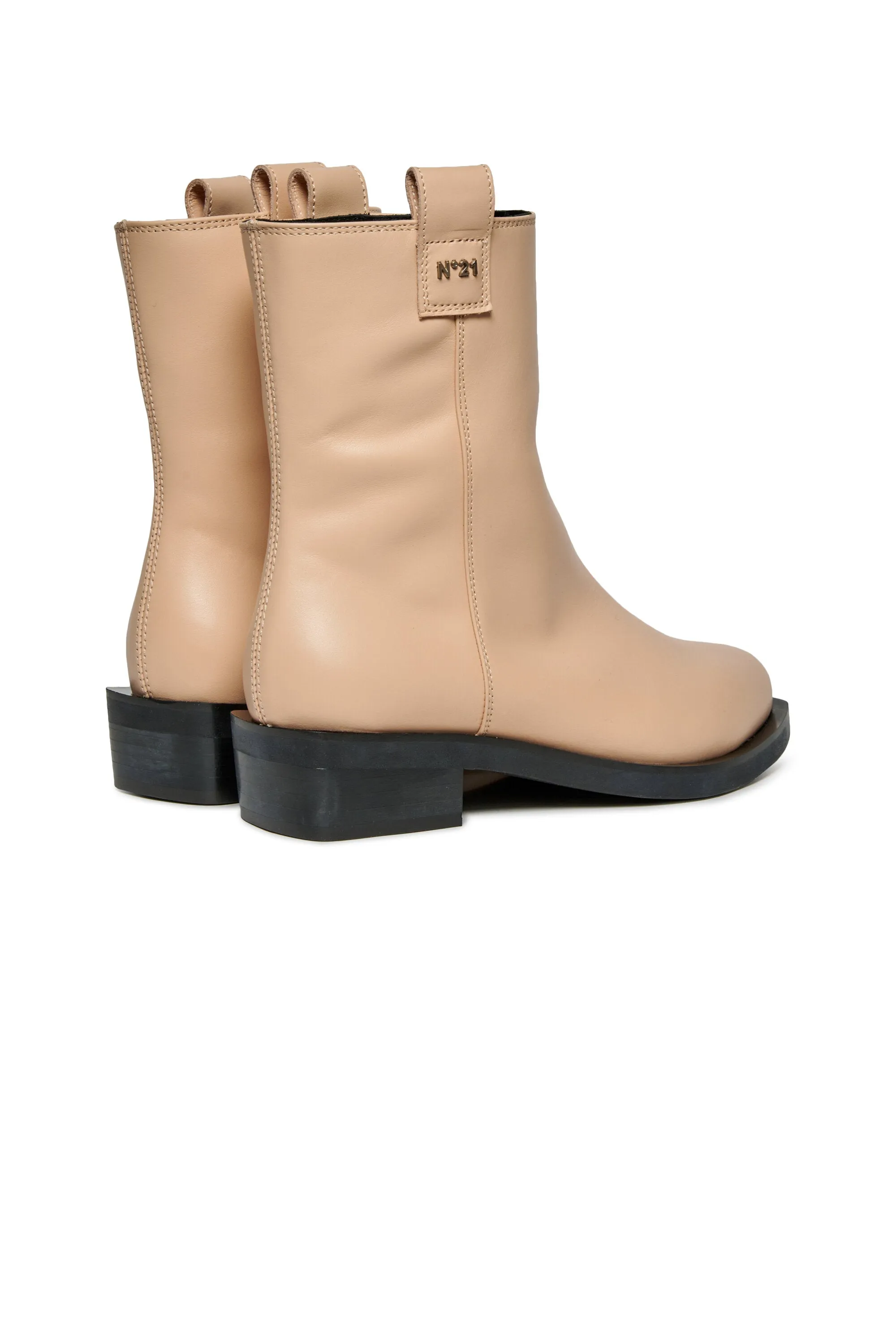 Short leather cowboy boots