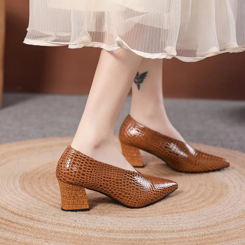 Women's Retro Shallow Mouth Pointed Toe Block Heels 88605076S