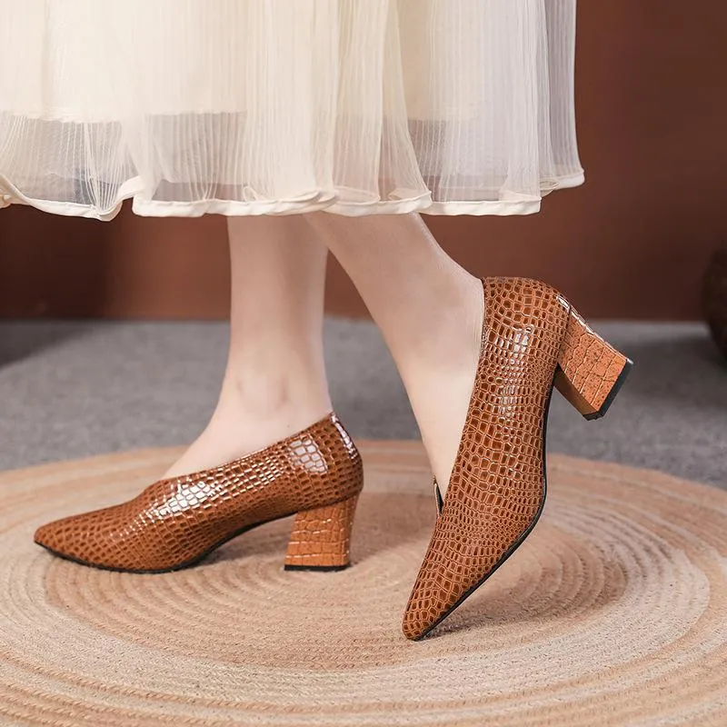 Women's Retro Shallow Mouth Pointed Toe Block Heels 88605076S