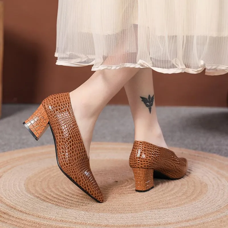 Women's Retro Shallow Mouth Pointed Toe Block Heels 88605076S