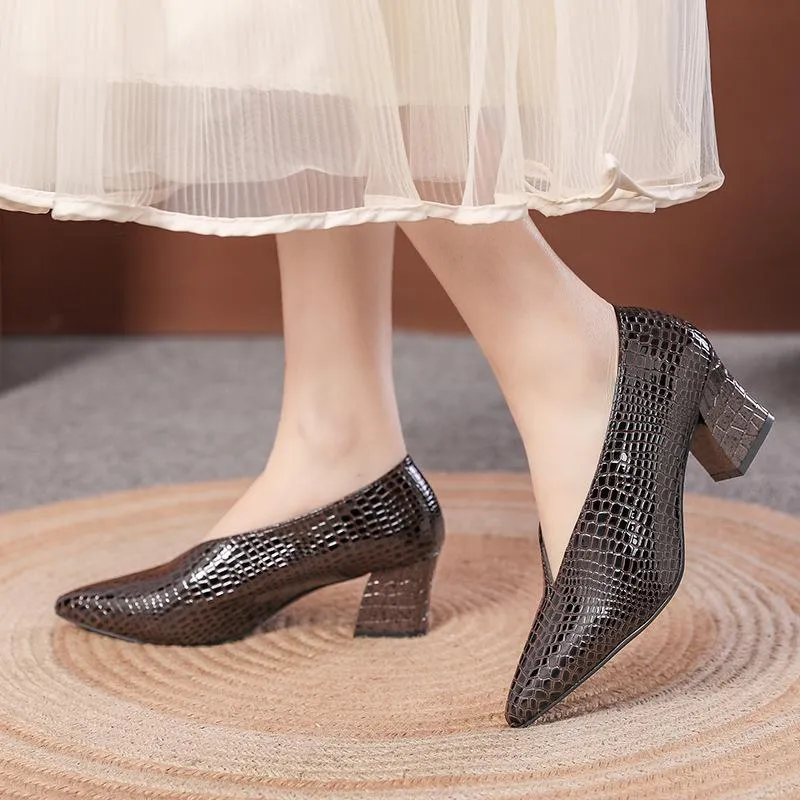 Women's Retro Shallow Mouth Pointed Toe Block Heels 88605076S
